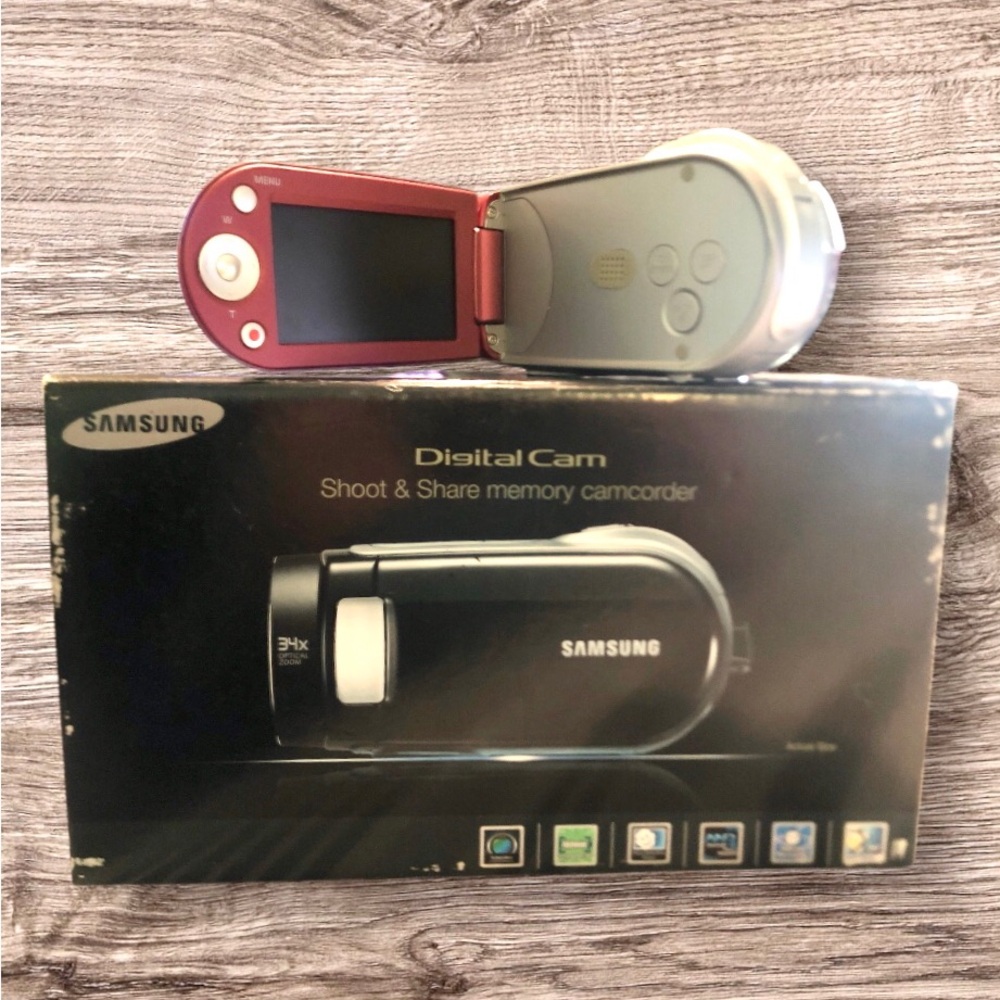 SAMSUNG Digital Camcorder - Picture 4 of 6